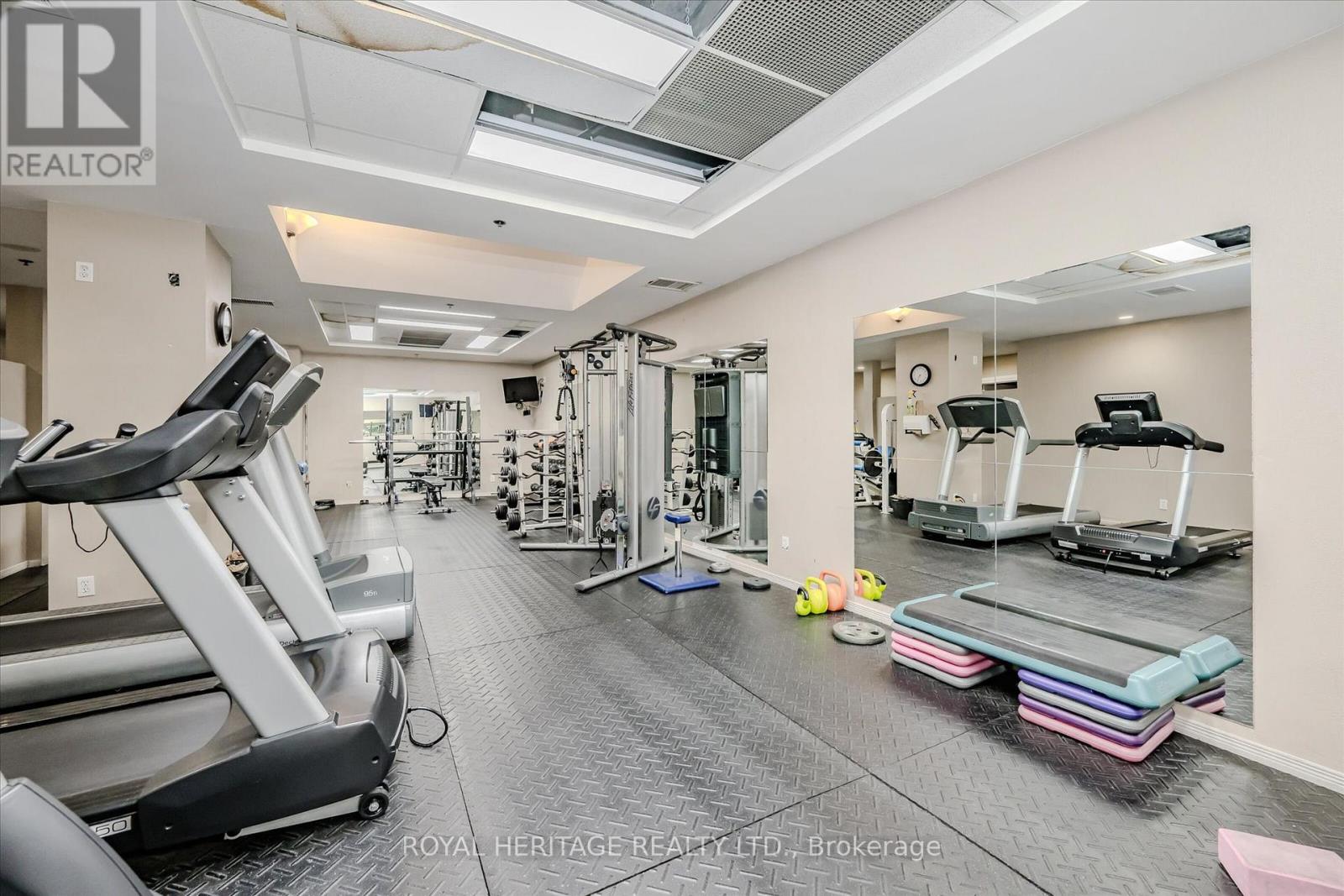 #615 135 JAMES STREET S - 25