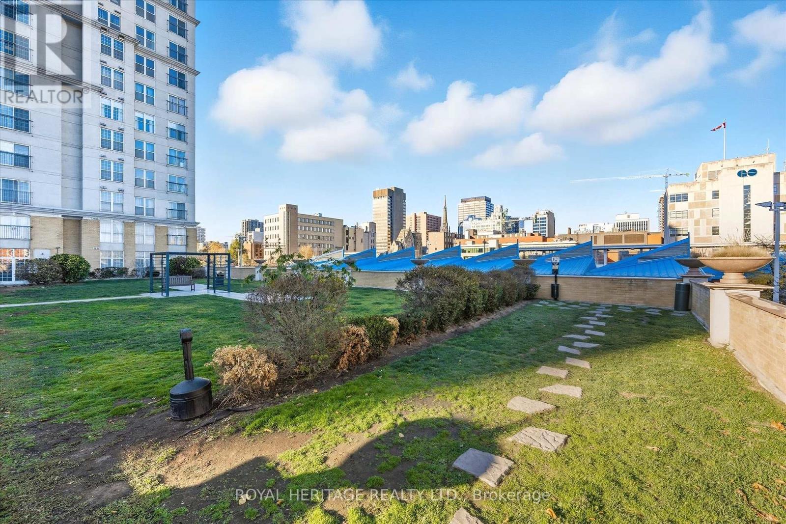 #615 135 JAMES STREET S - 28