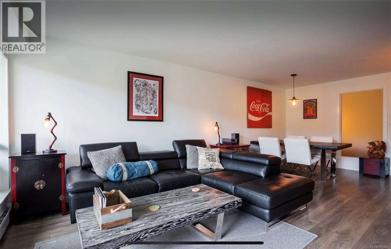 212 528 Pandora Avenue, Victoria