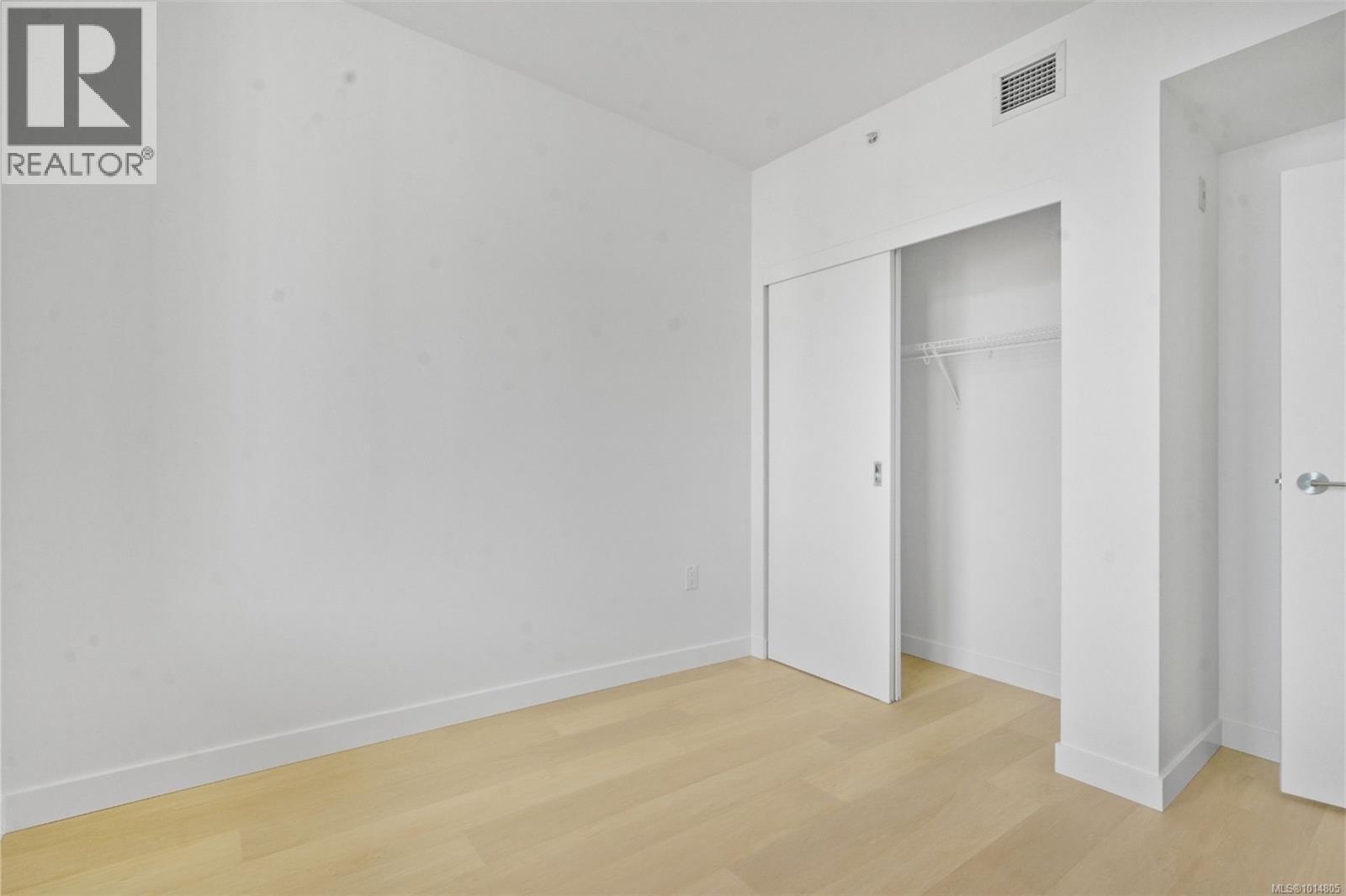 801 1100 Yates Street, Victoria