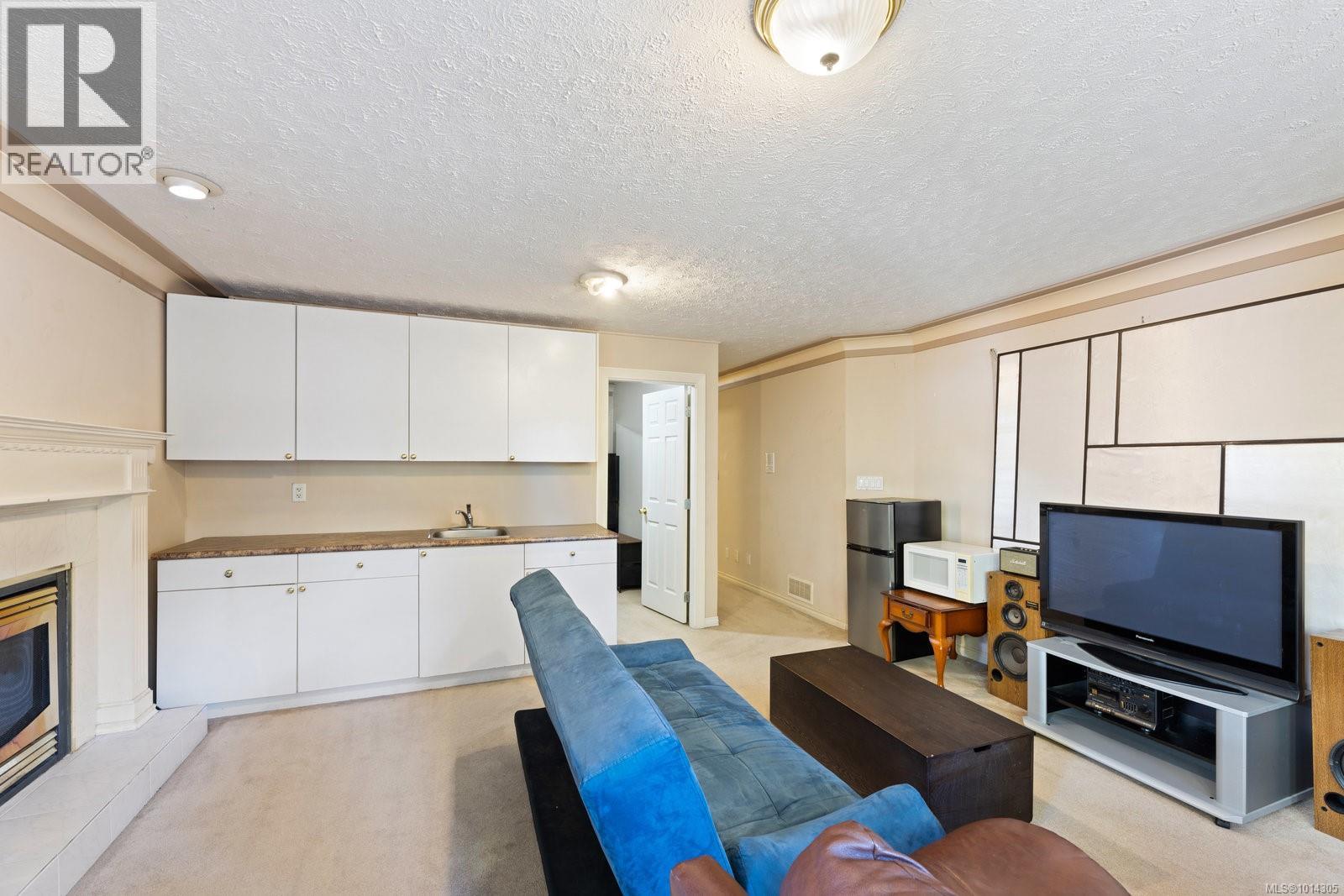  4101 Gordon Head Road, Saanich