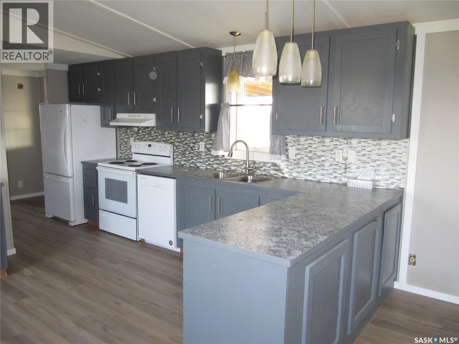 Glaslyn NE Acreage - photo 2