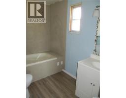 Laundry room - Glaslyn Ne Acreage, Midnight Lake, SK S0M0C7 Photo 9