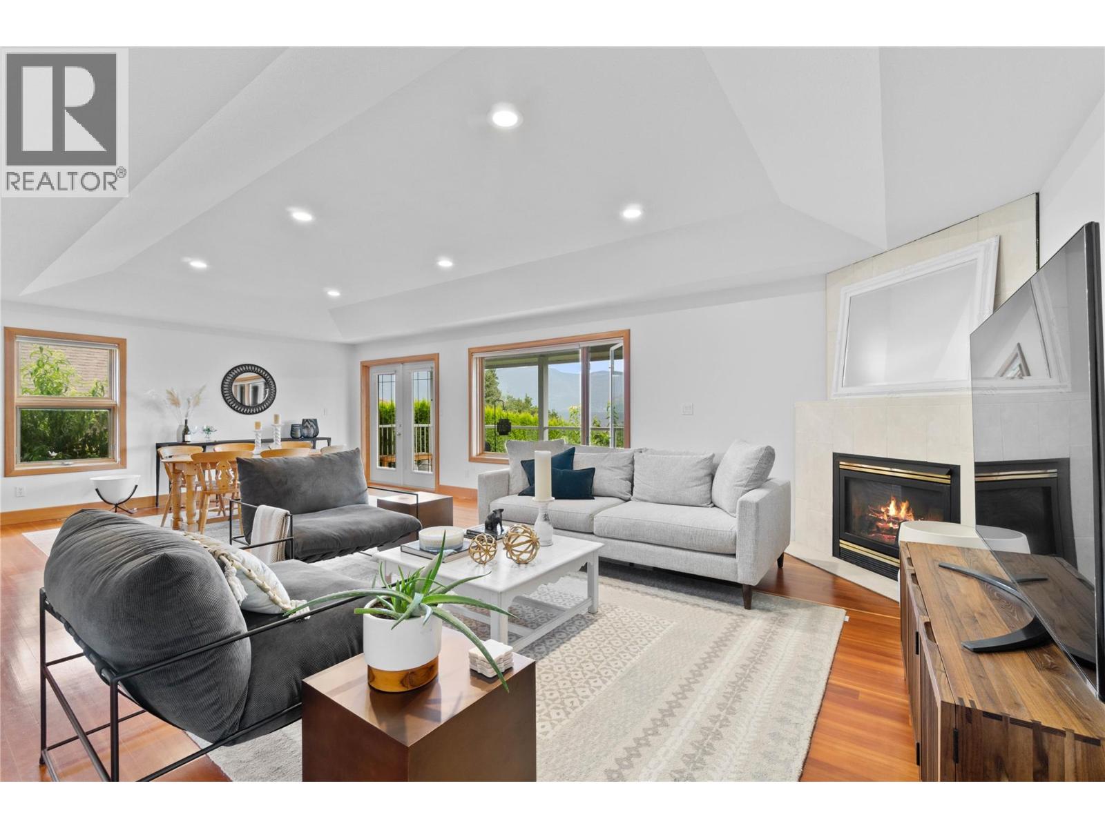 2501 4 Avenue SE, Salmon Arm