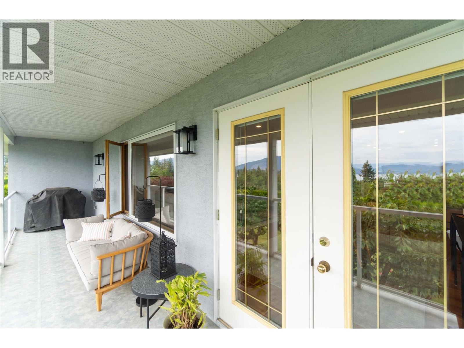 2501 4 Avenue SE, Salmon Arm