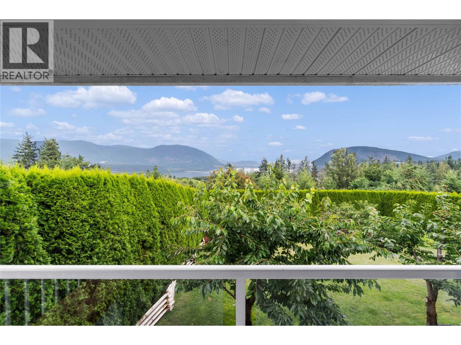 2501 4 Avenue SE, Salmon Arm