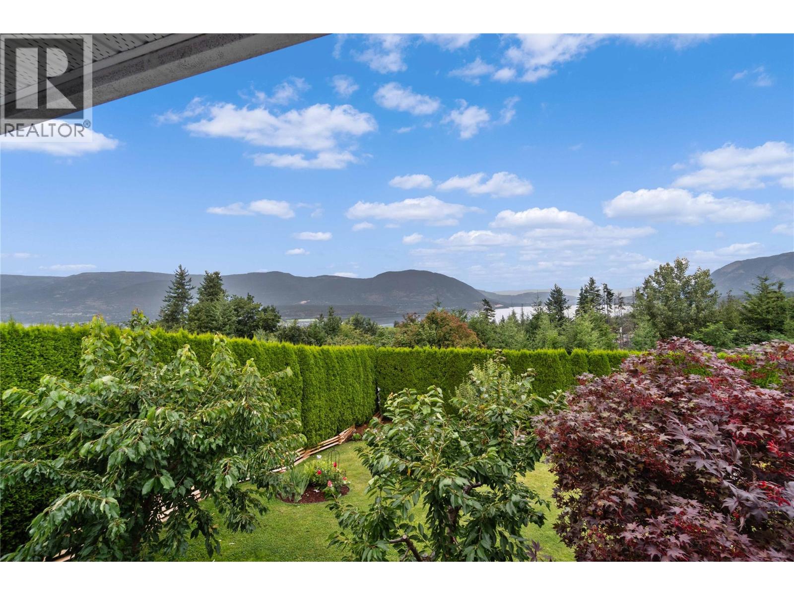 2501 4 Avenue SE, Salmon Arm