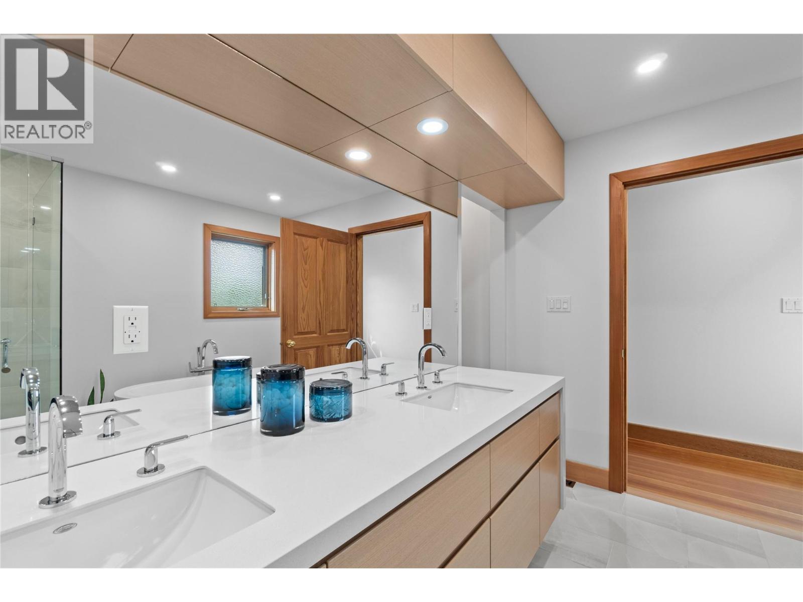 2501 4 Avenue SE, Salmon Arm