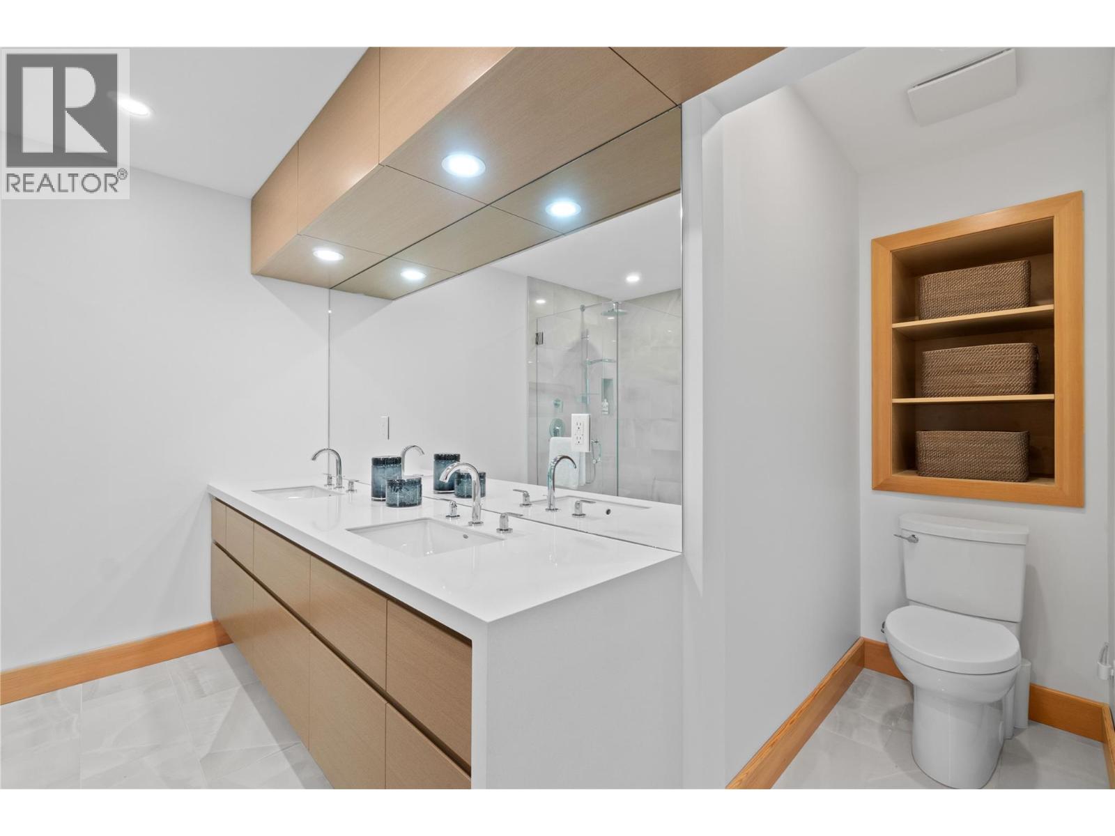 2501 4 Avenue SE, Salmon Arm