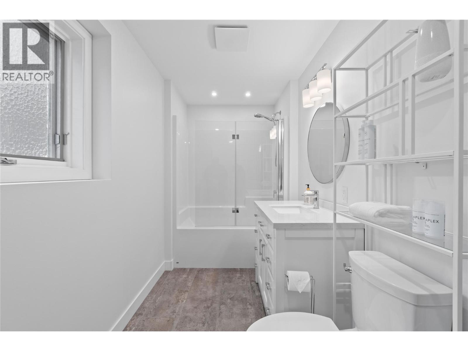 2501 4 Avenue SE, Salmon Arm