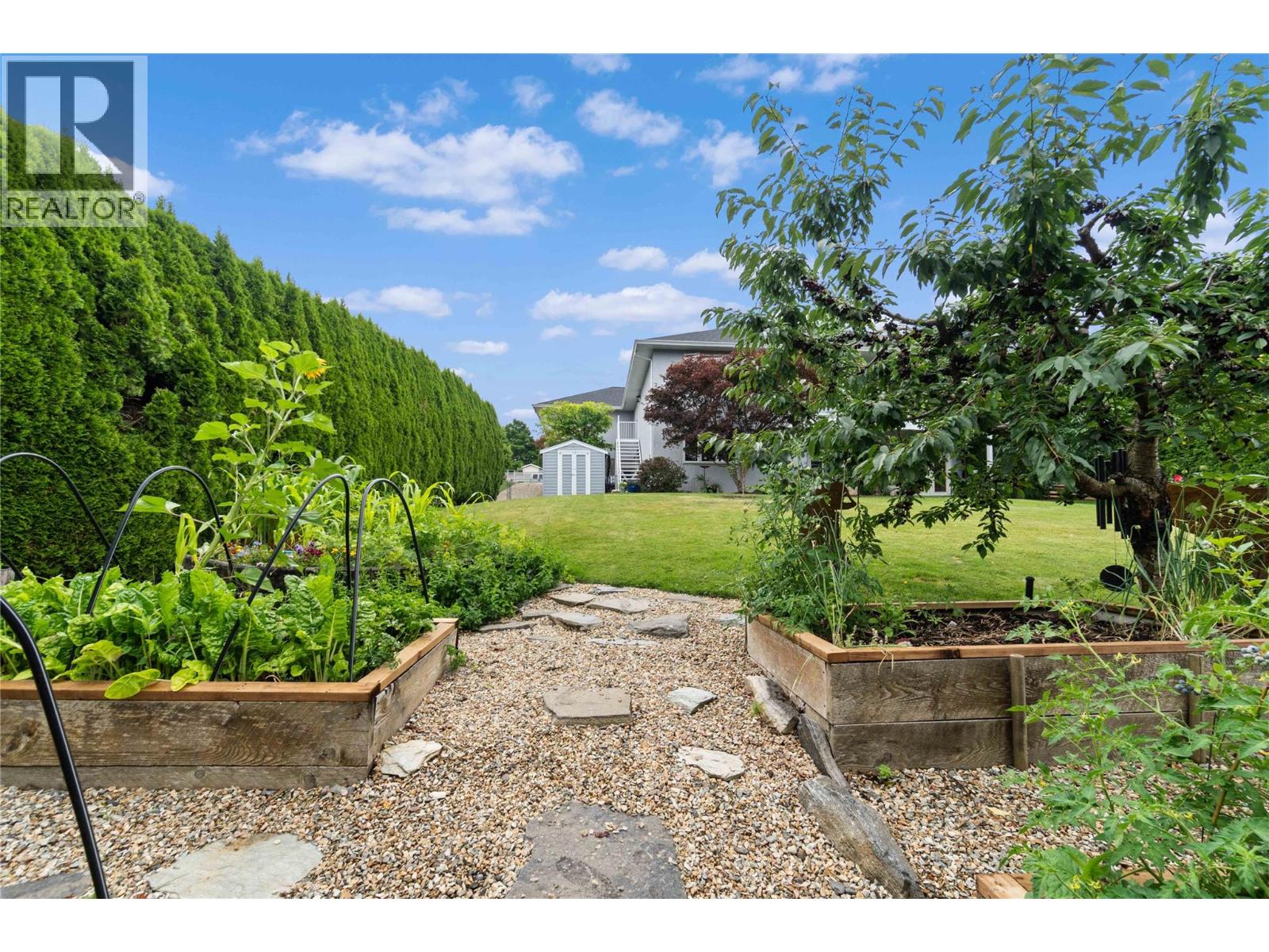 2501 4 Avenue SE, Salmon Arm