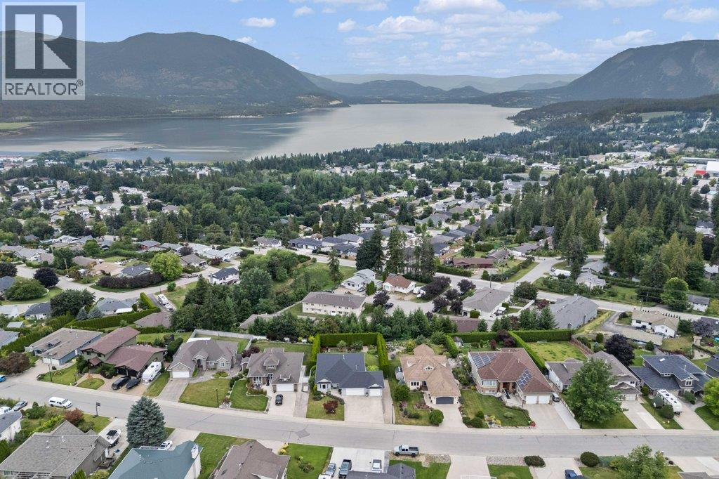 2501 4 Avenue SE, Salmon Arm