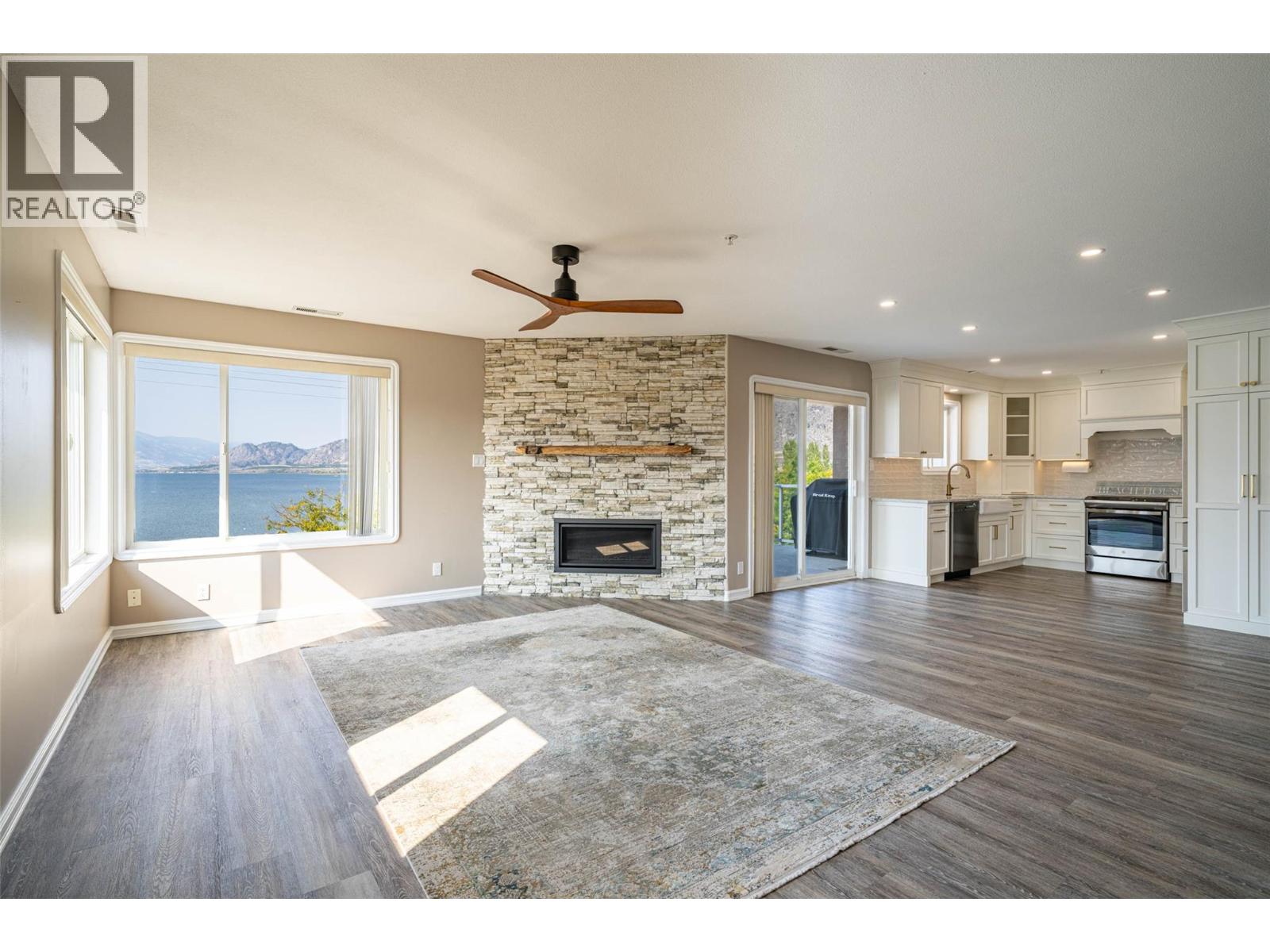 6805 COTTONWOOD Drive Unit# 300, Osoyoos