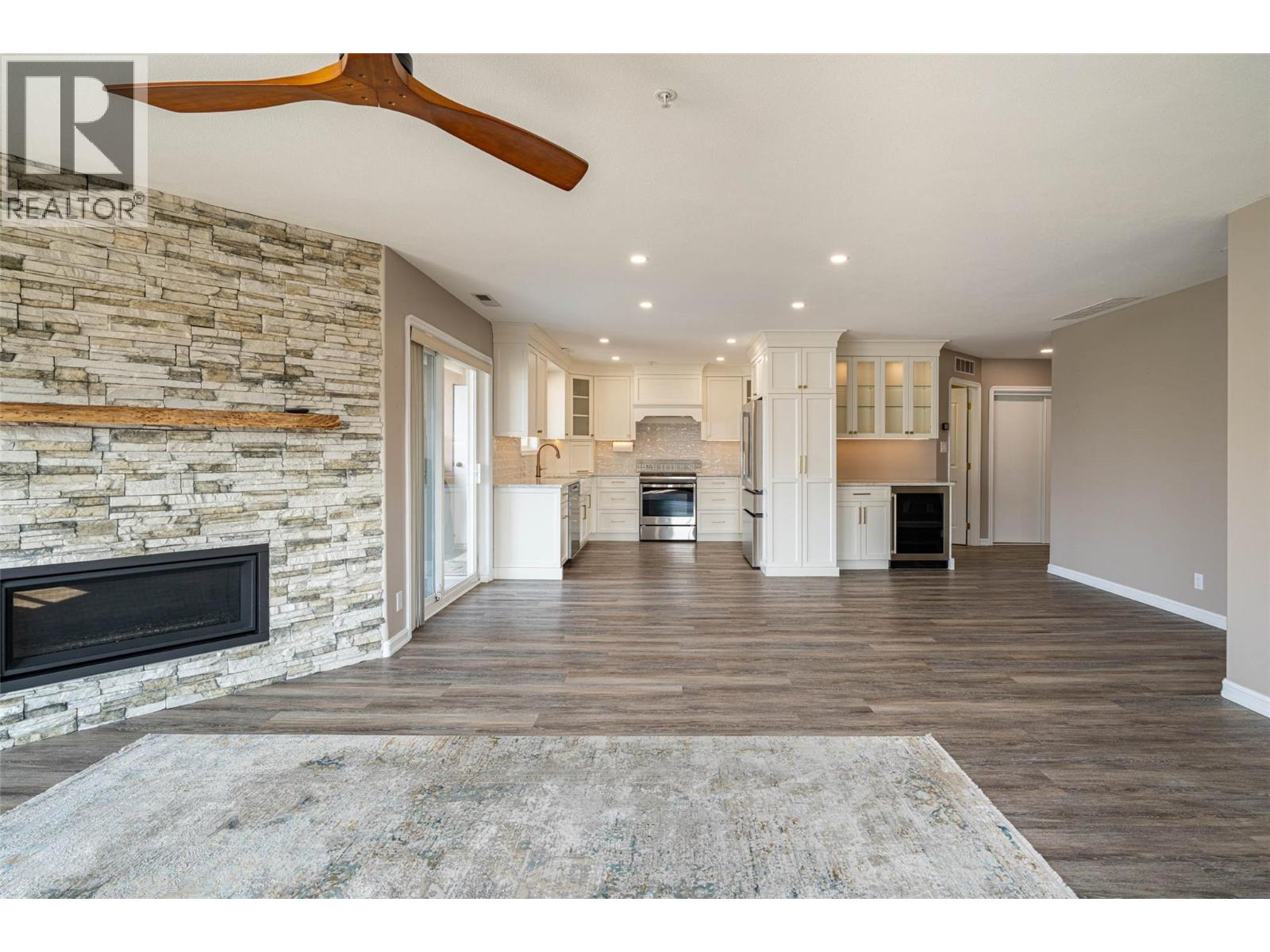 6805 COTTONWOOD Drive Unit# 300, Osoyoos