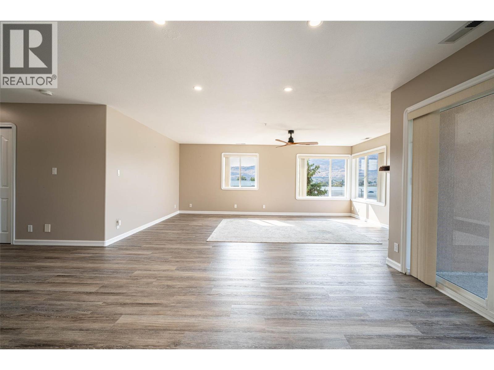 6805 COTTONWOOD Drive Unit# 300, Osoyoos