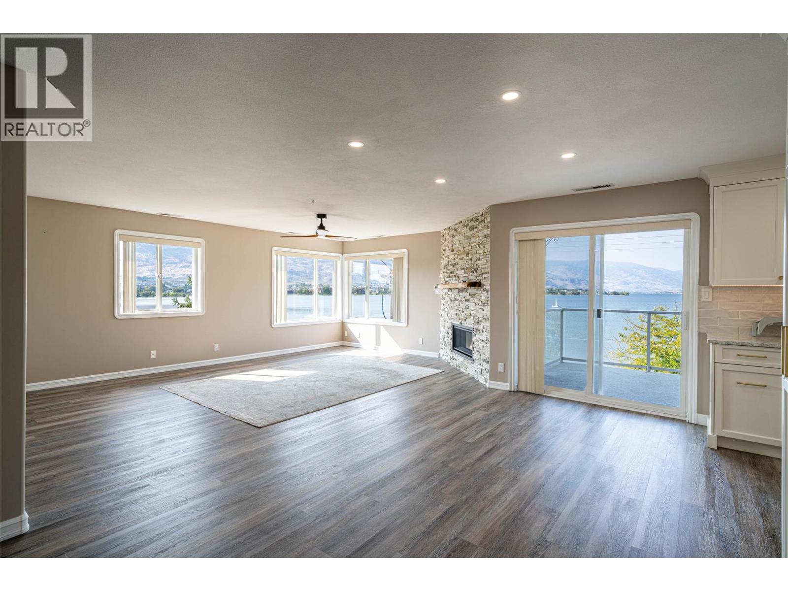 6805 COTTONWOOD Drive Unit# 300, Osoyoos