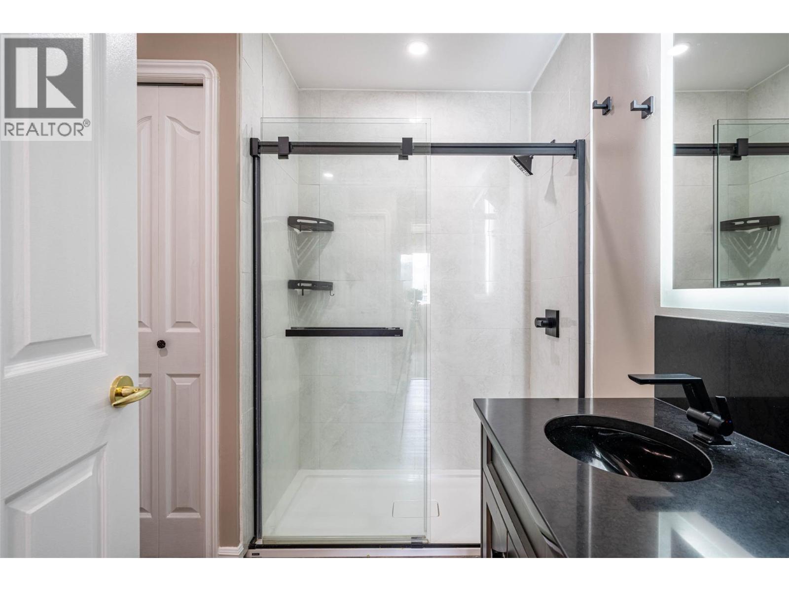 6805 COTTONWOOD Drive Unit# 300, Osoyoos