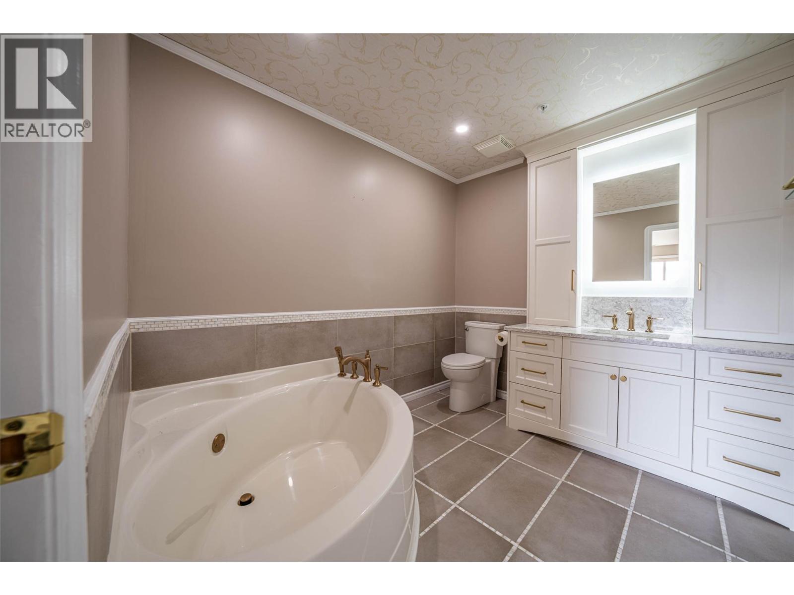 6805 COTTONWOOD Drive Unit# 300, Osoyoos