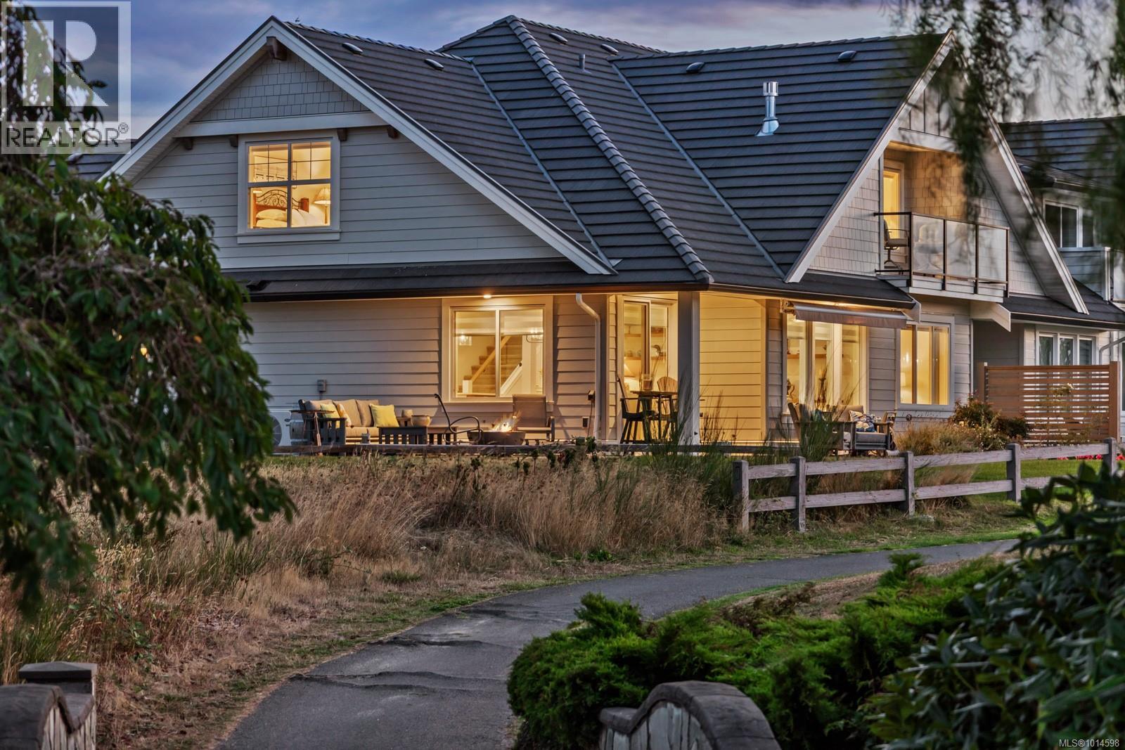 106 1444 Crown Isle Dr, Courtenay