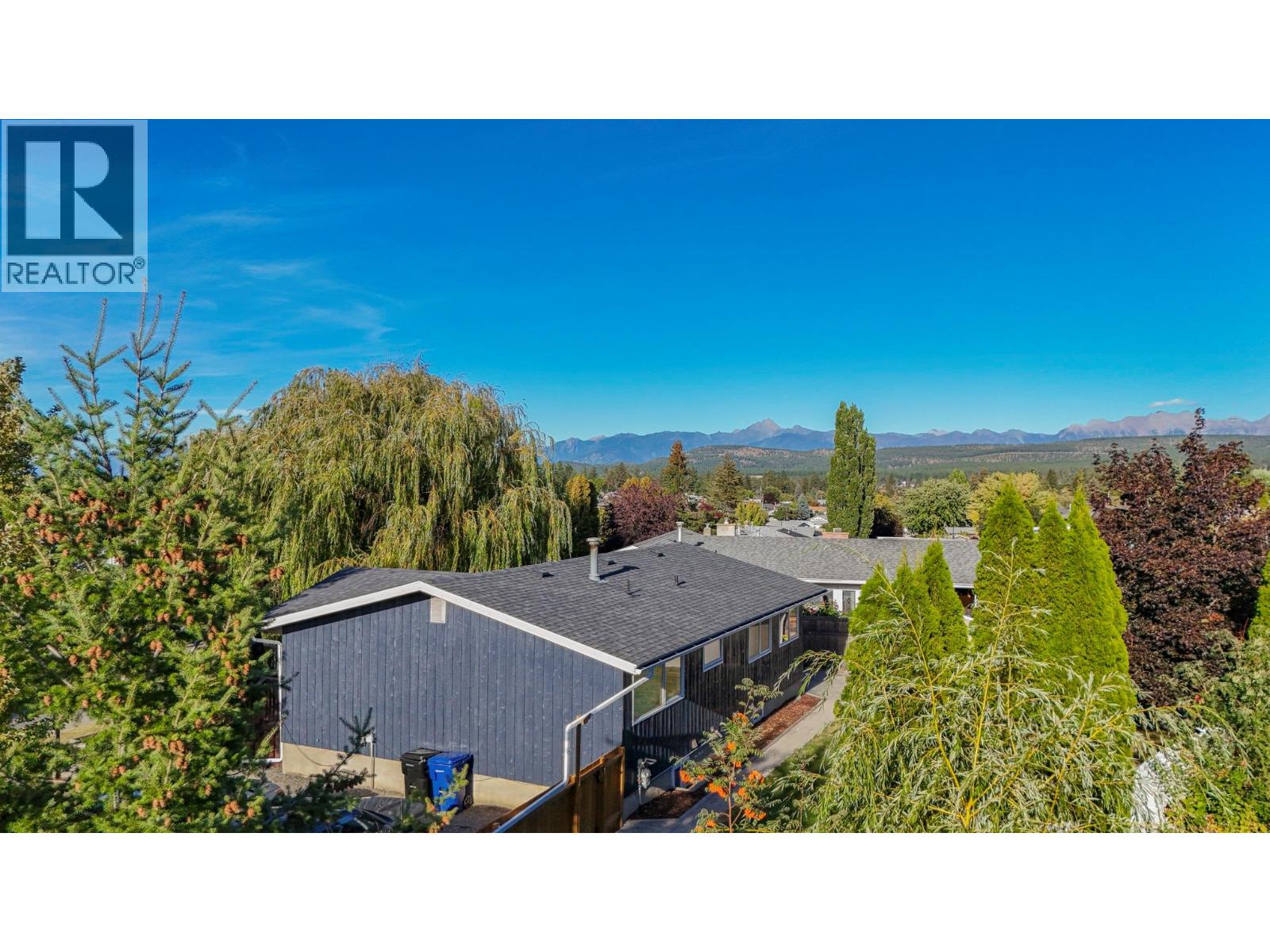 1312 LARCH Drive S, Cranbrook