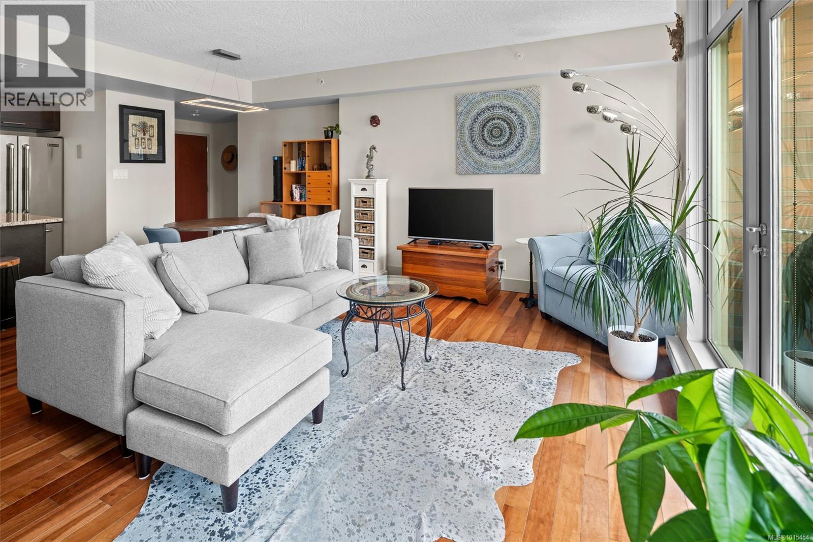 N408 737 Humboldt Street, Victoria