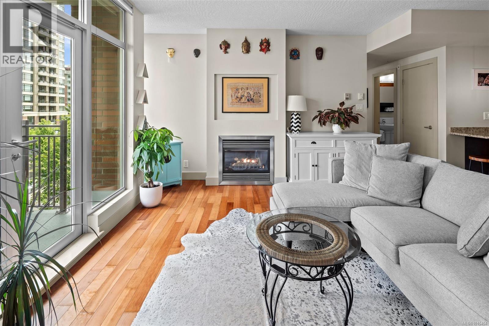 N408 737 Humboldt Street, Victoria