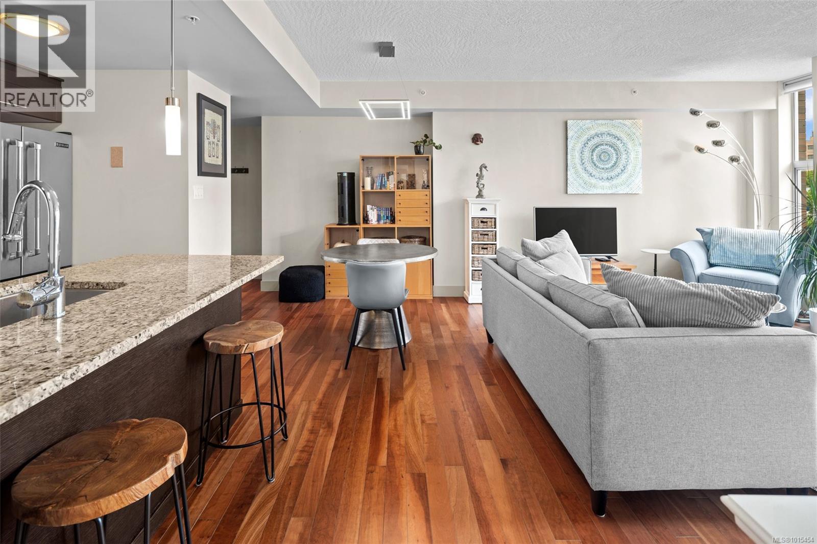 N408 737 Humboldt Street, Victoria