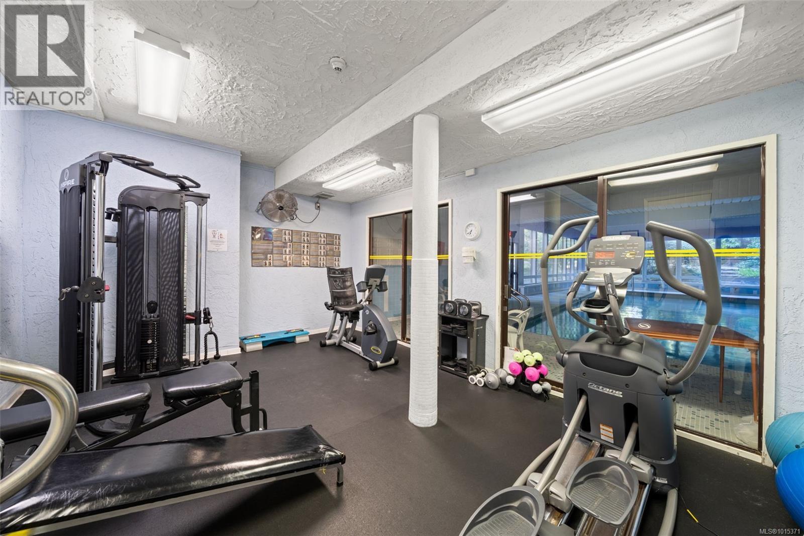 319 1005 Mckenzie Avenue, Saanich