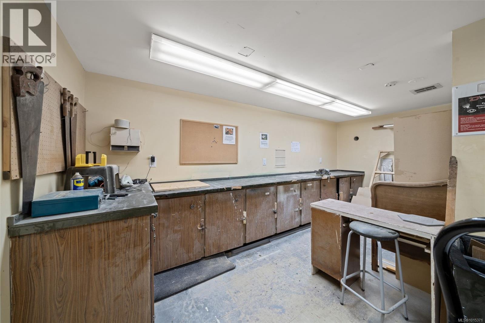 319 1005 Mckenzie Avenue, Saanich