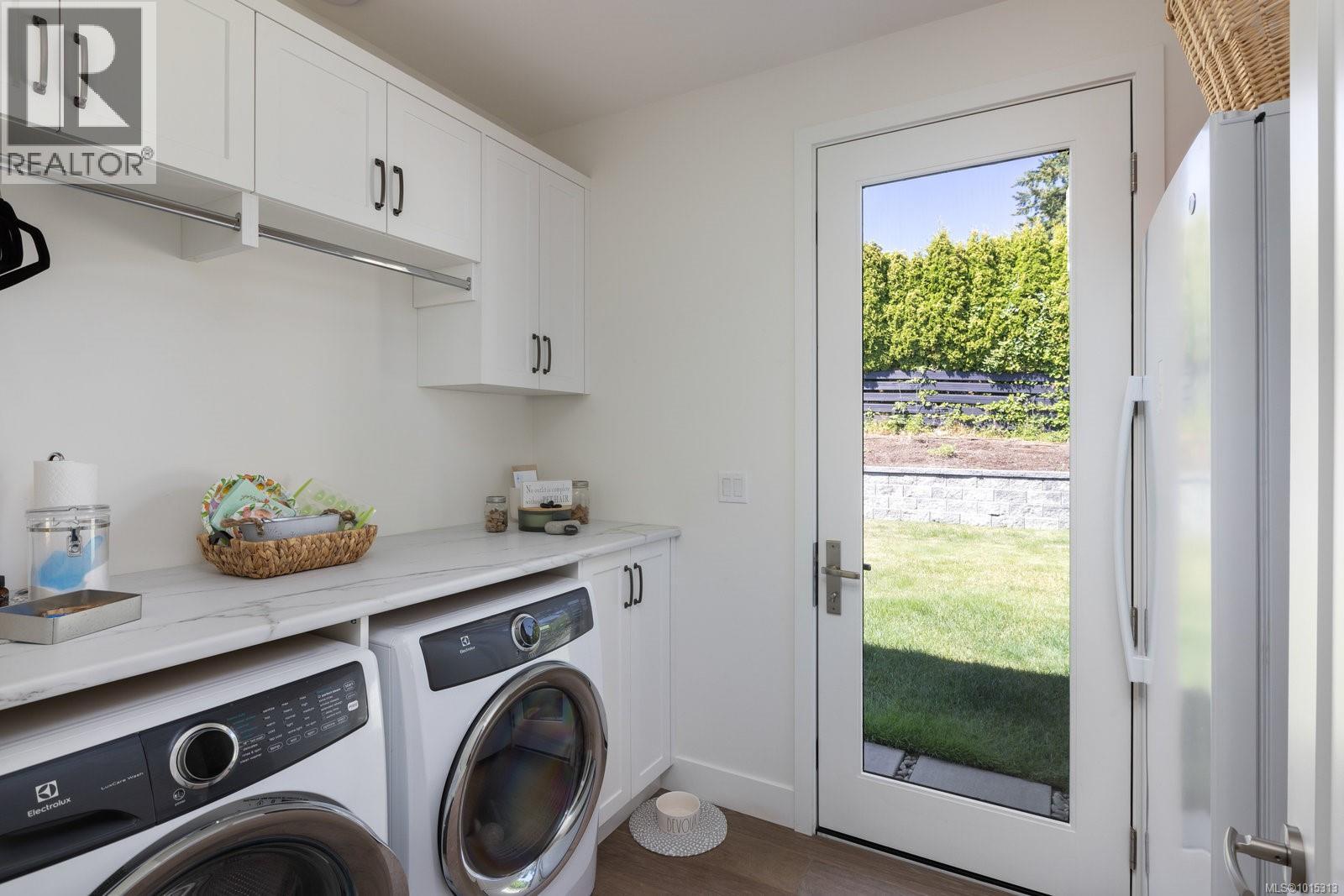  928 Claremont Avenue, Saanich
