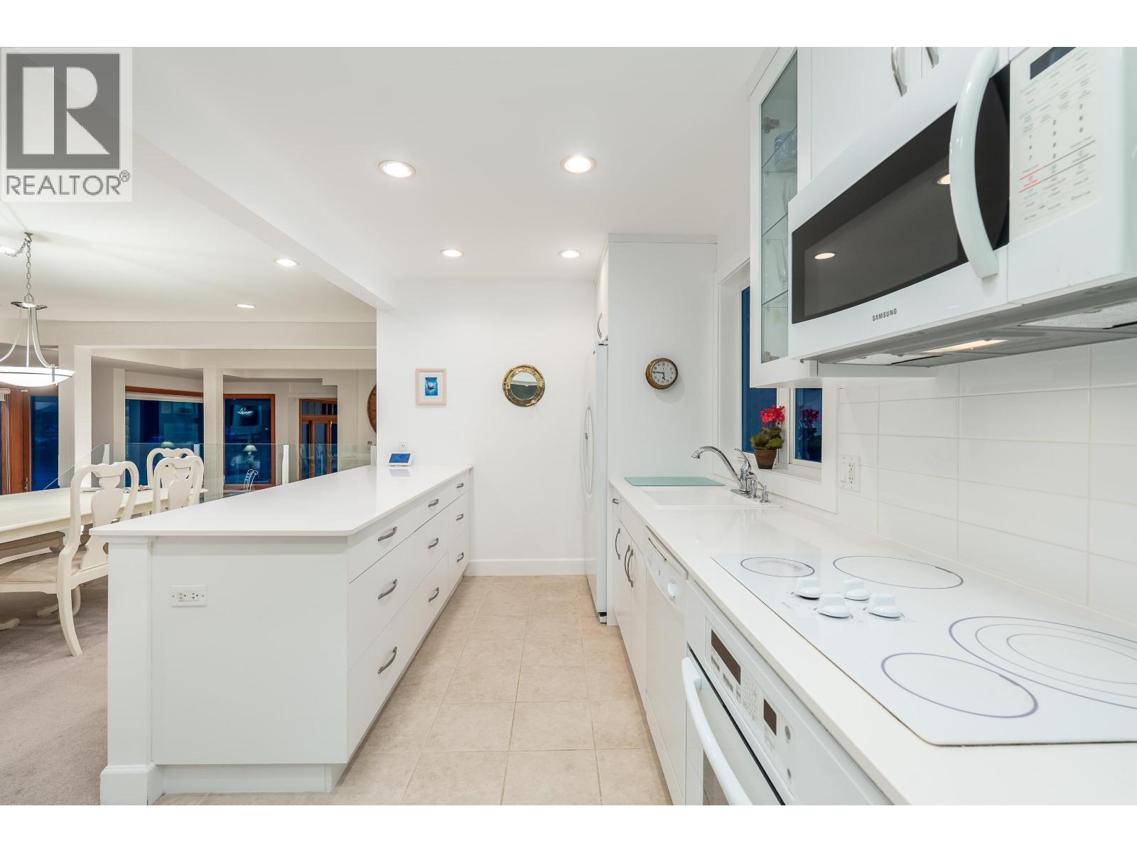 6275 TAYLOR DRIVE, West Vancouver