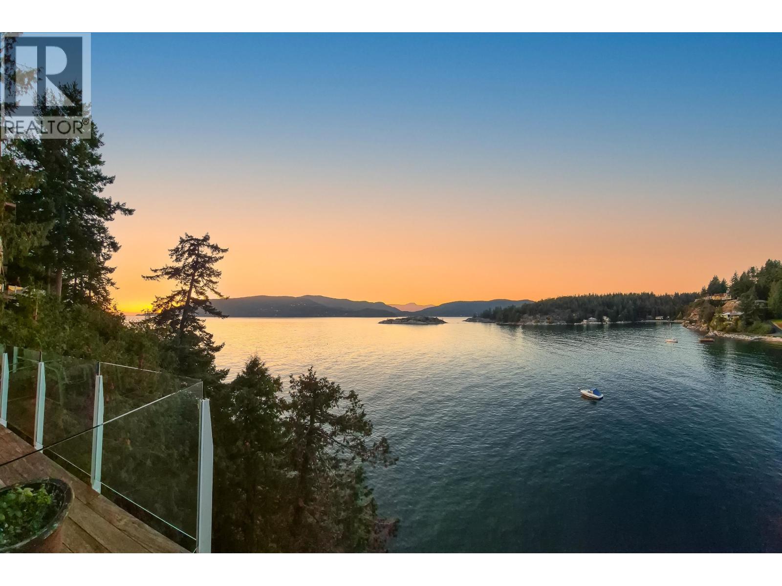 6275 TAYLOR DRIVE, West Vancouver