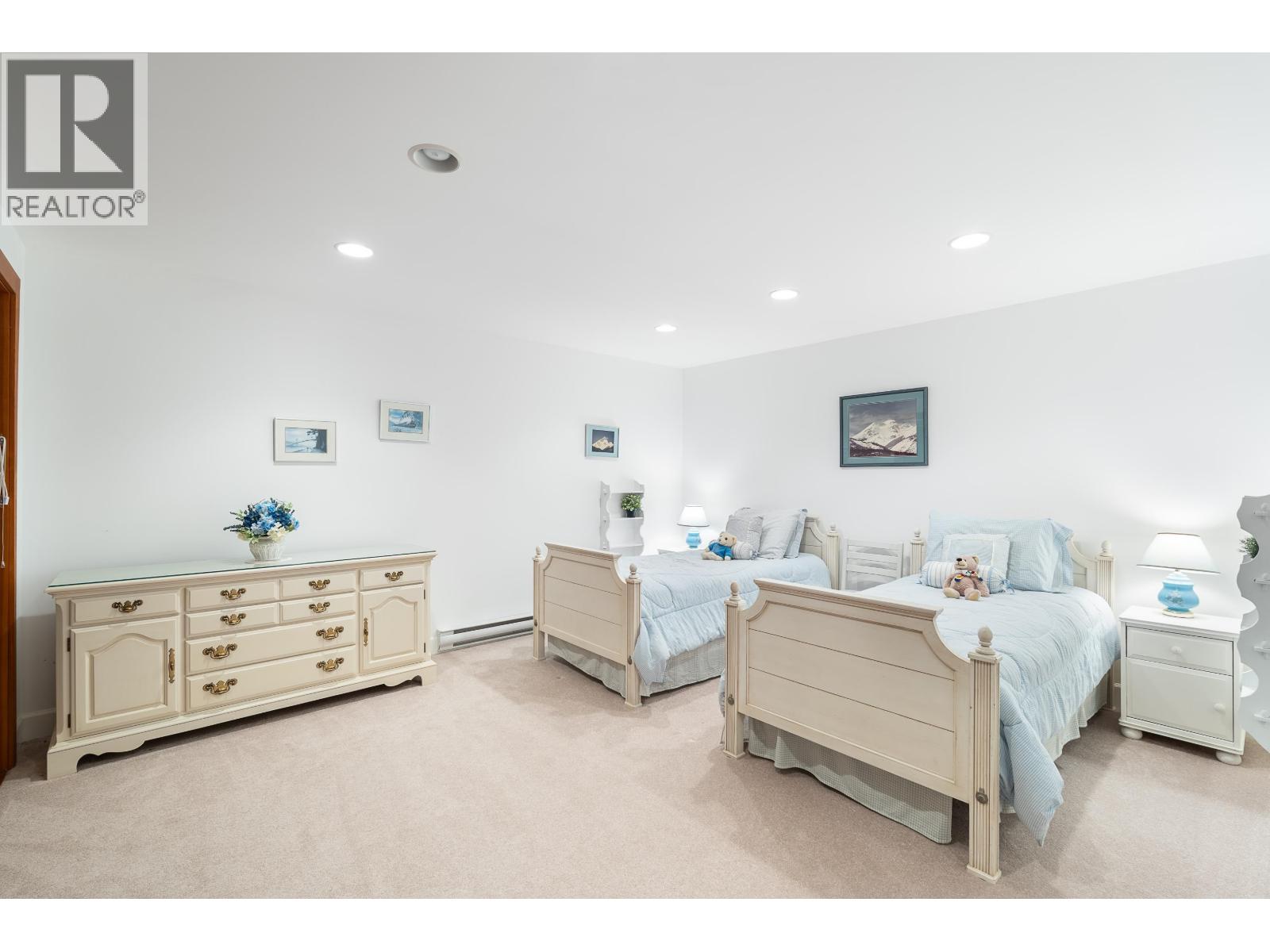 6275 TAYLOR DRIVE, West Vancouver