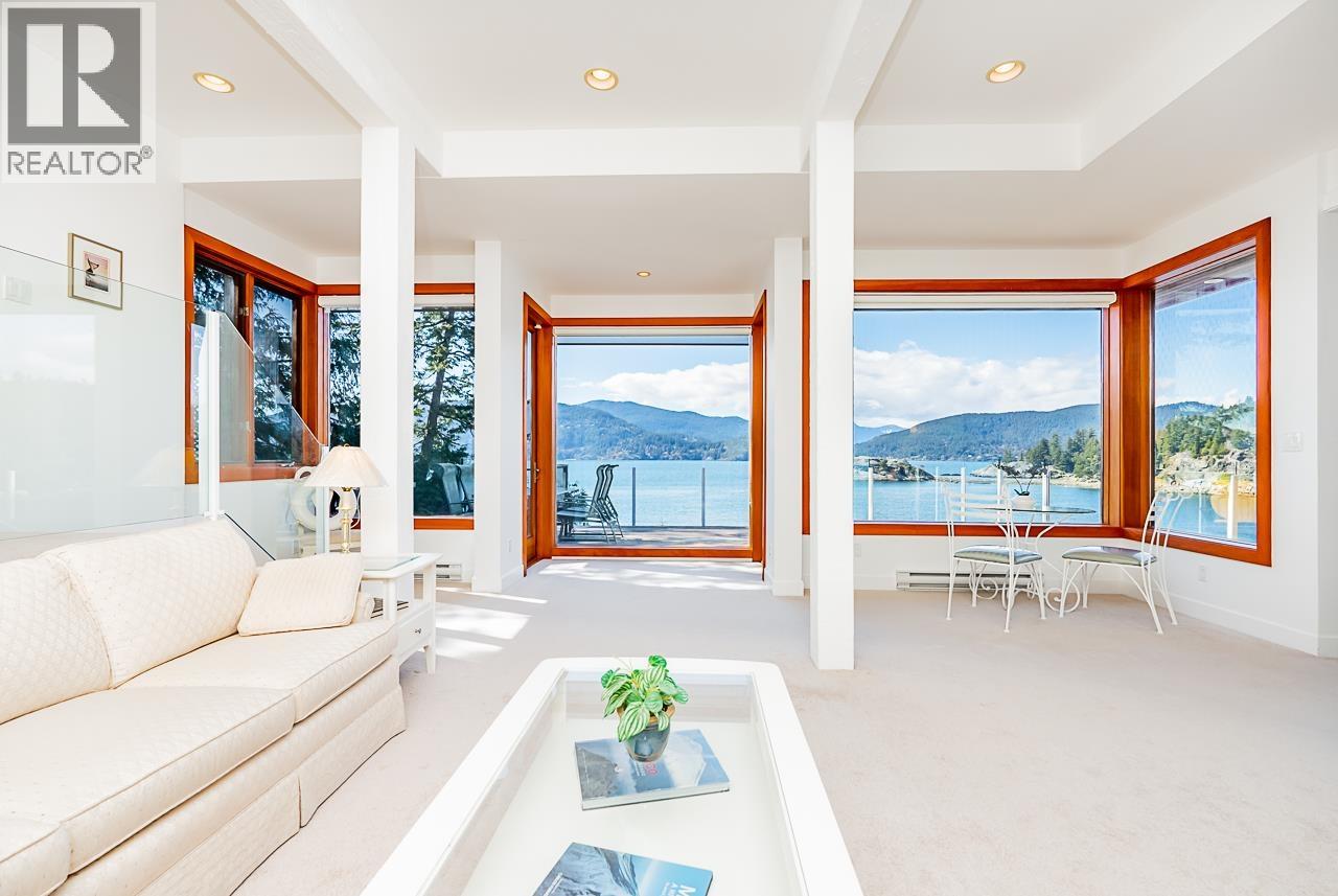 6275 TAYLOR DRIVE, West Vancouver