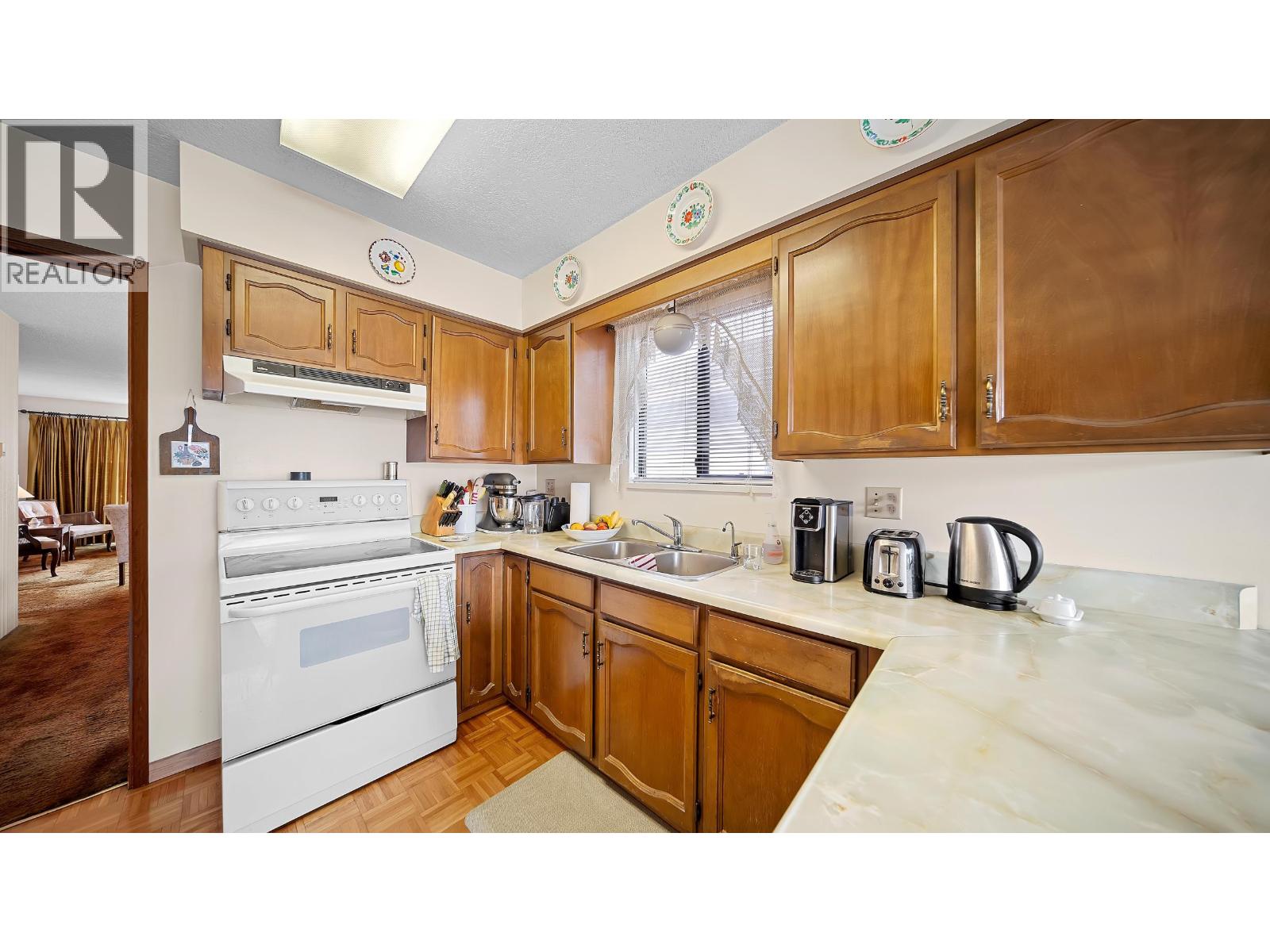 271 E 38TH AVENUE, Vancouver