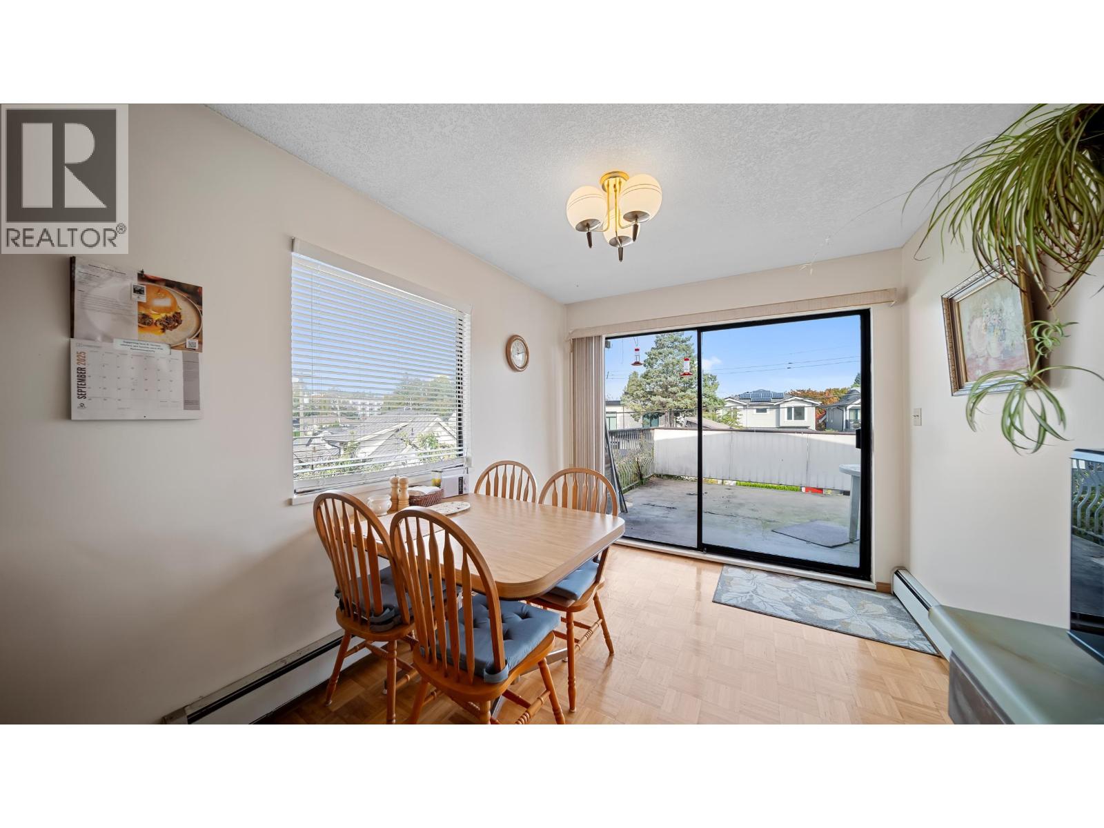 271 E 38TH AVENUE, Vancouver