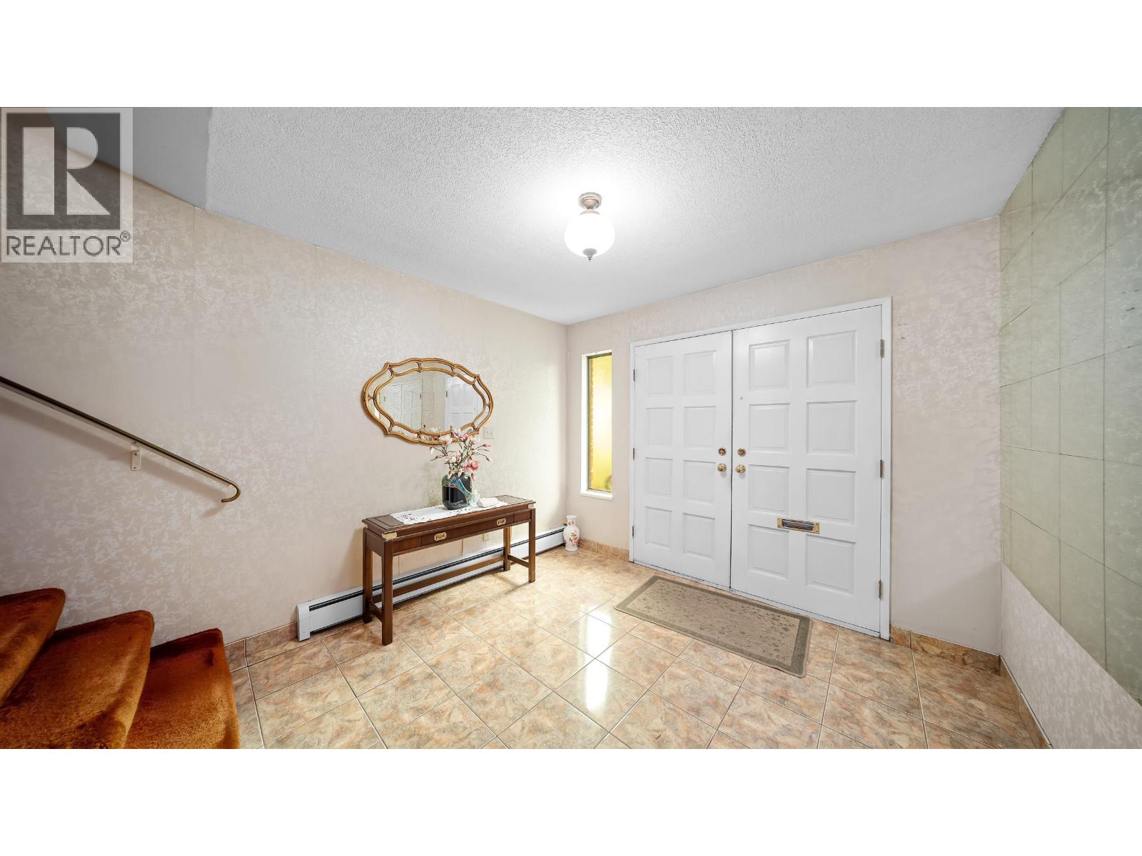 271 E 38TH AVENUE, Vancouver