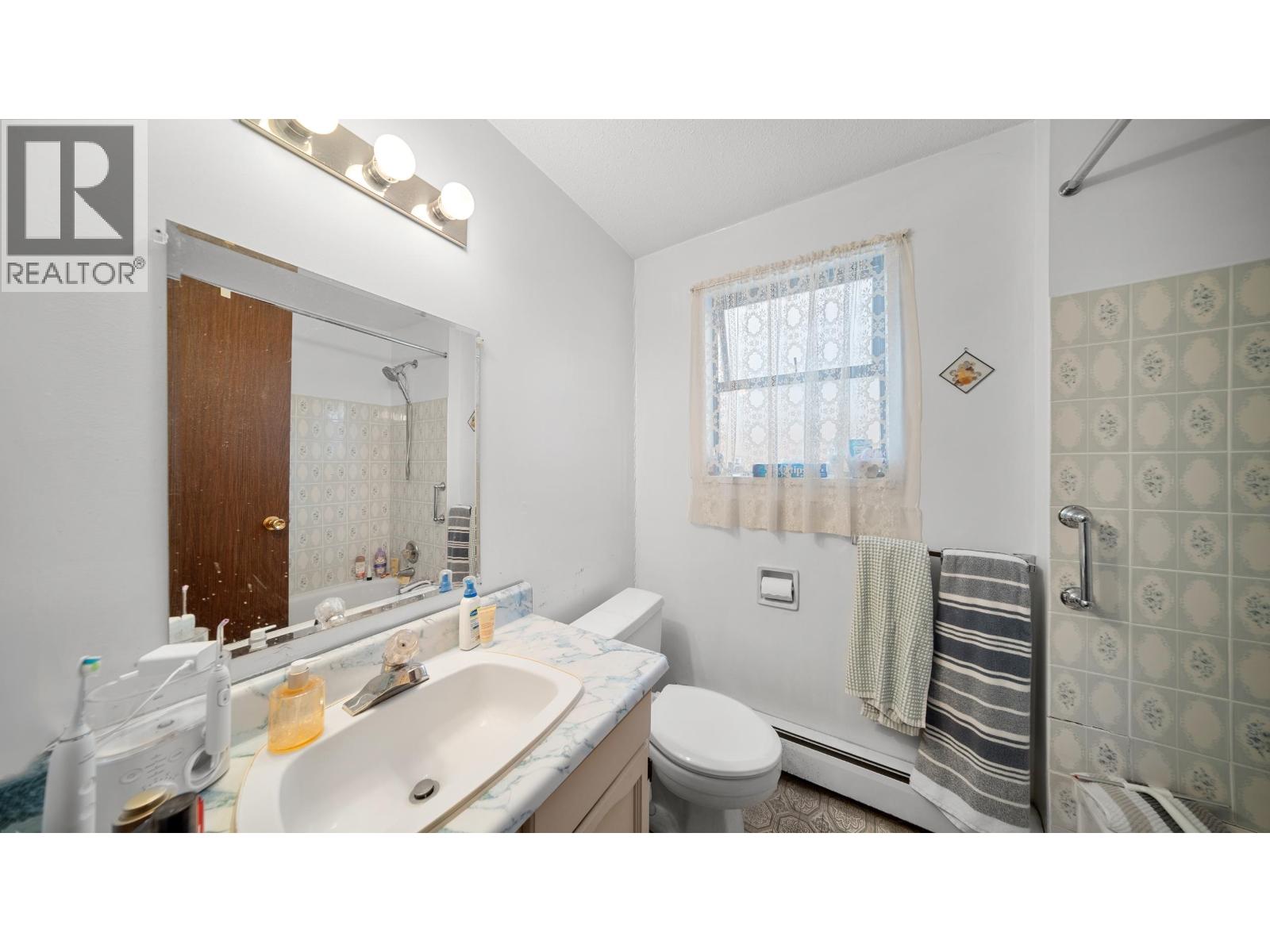 271 E 38TH AVENUE, Vancouver