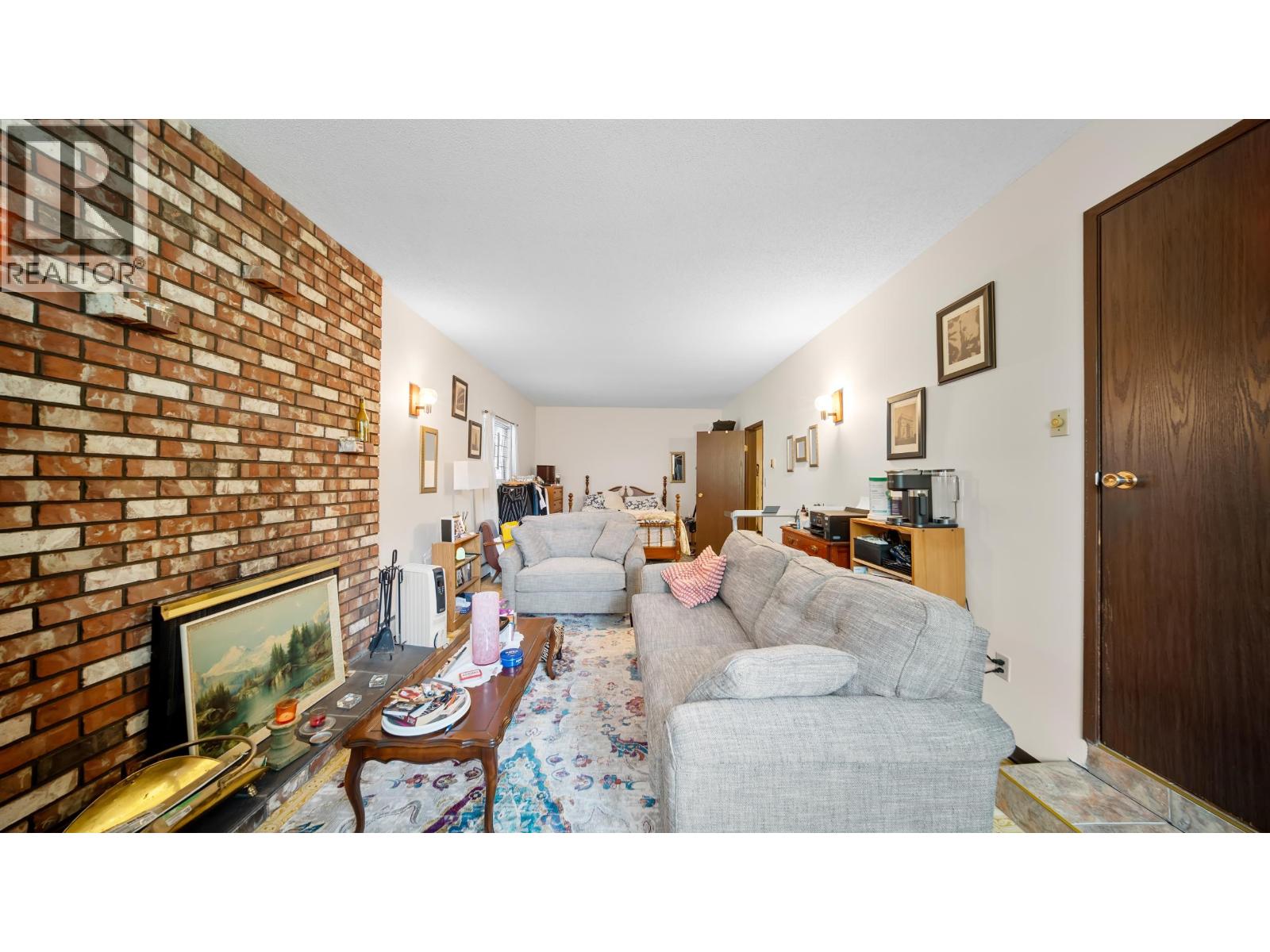 271 E 38TH AVENUE, Vancouver