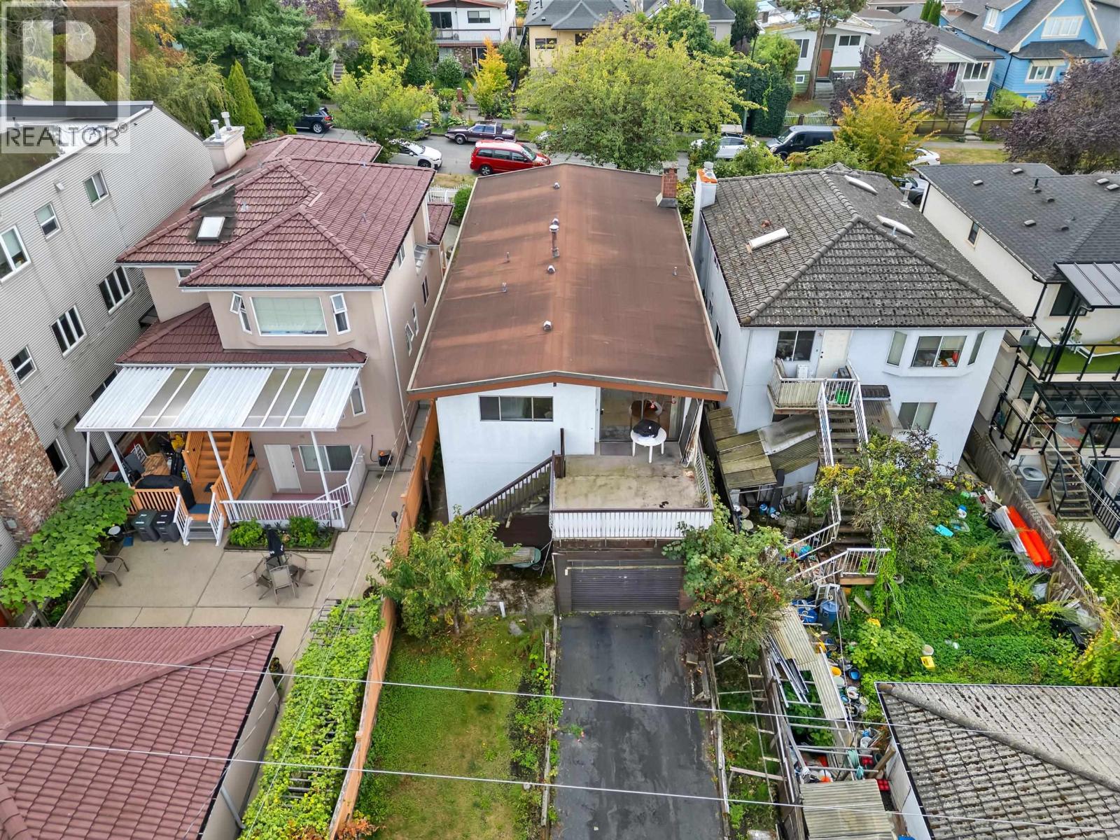 271 E 38TH AVENUE, Vancouver