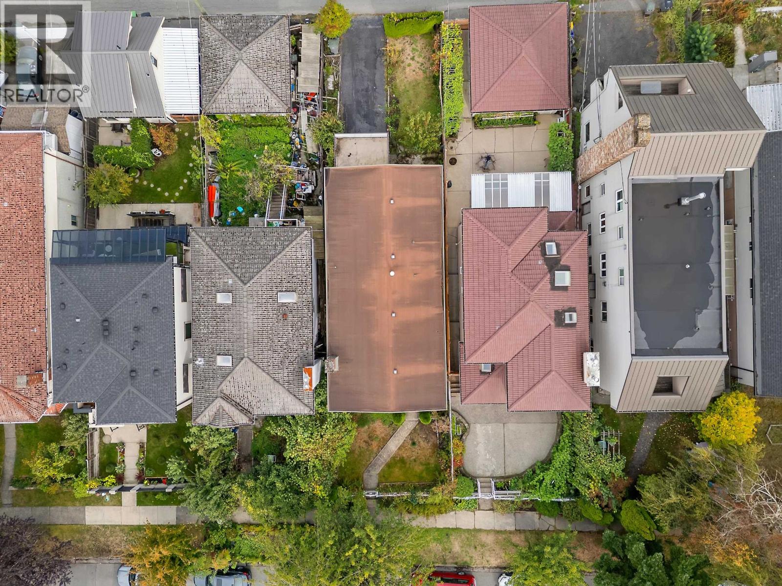 271 E 38TH AVENUE, Vancouver