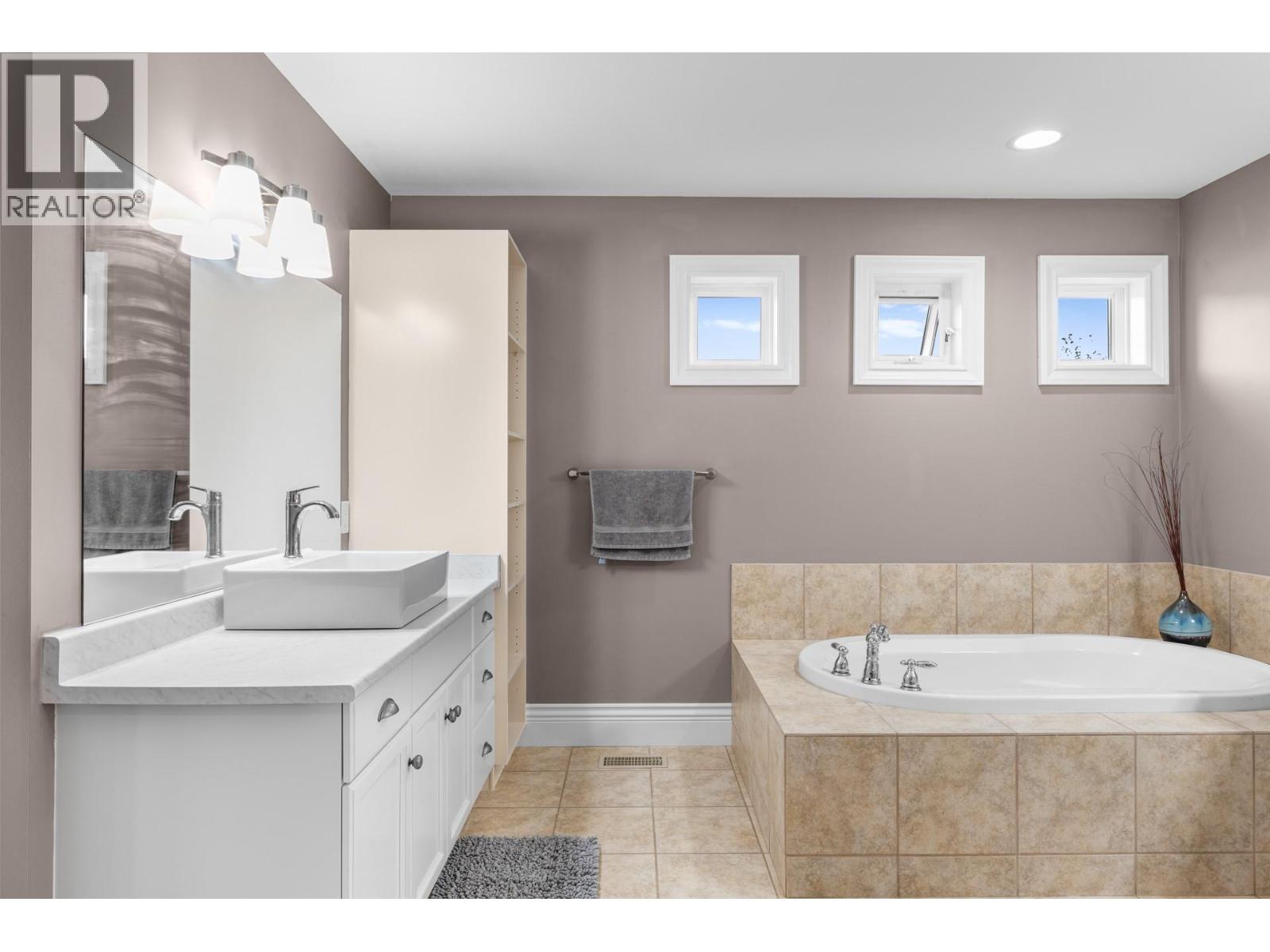  374 Quilchena Road, Kelowna