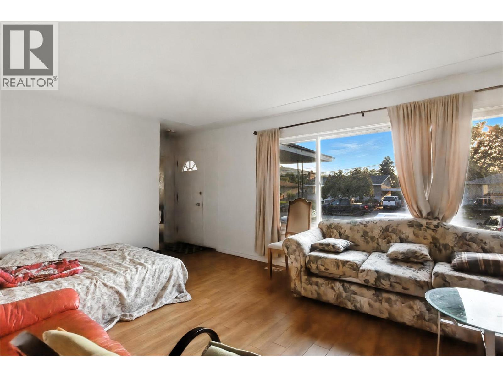 740 10th Street, Kamloops