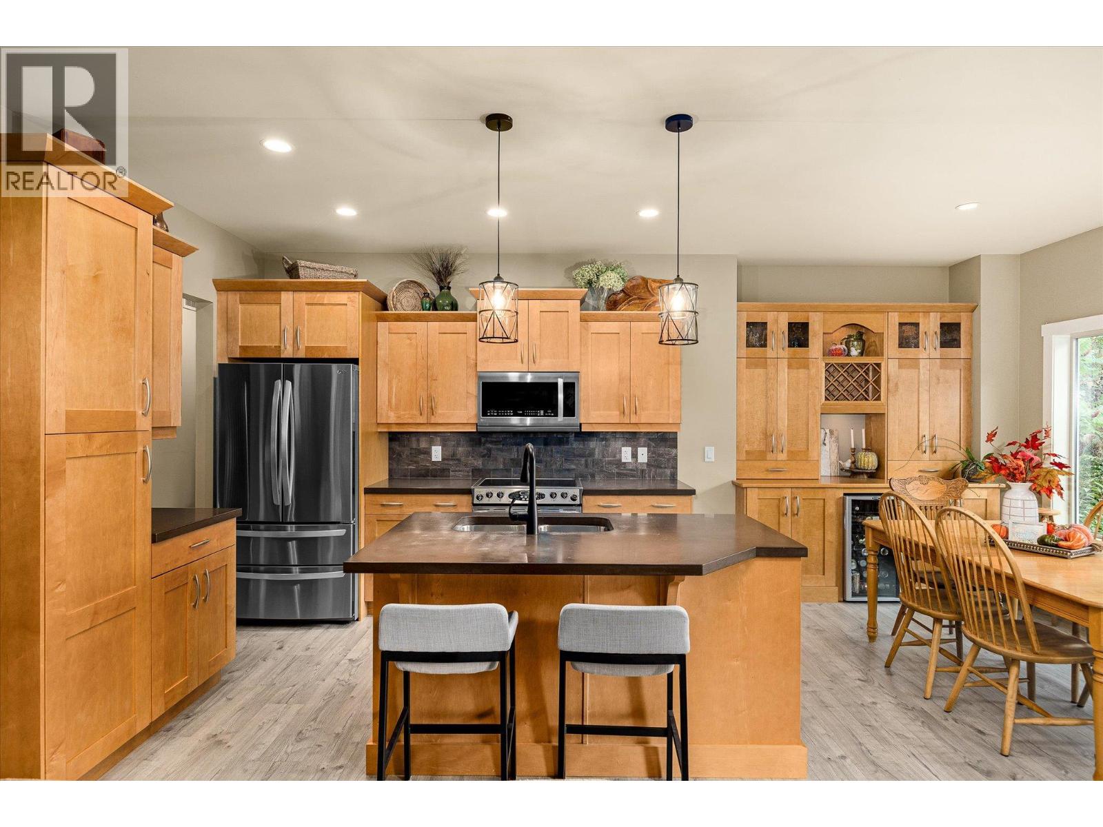  2551 Paramount Drive, West Kelowna