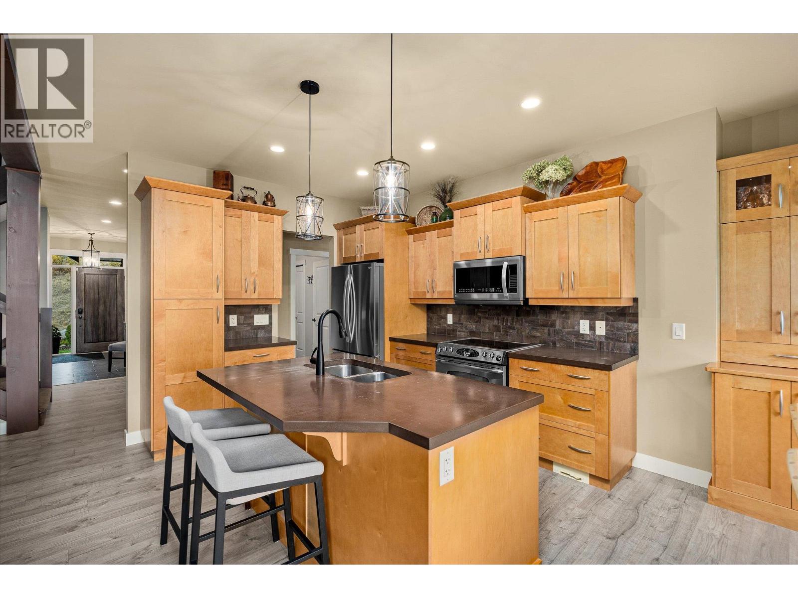  2551 Paramount Drive, West Kelowna