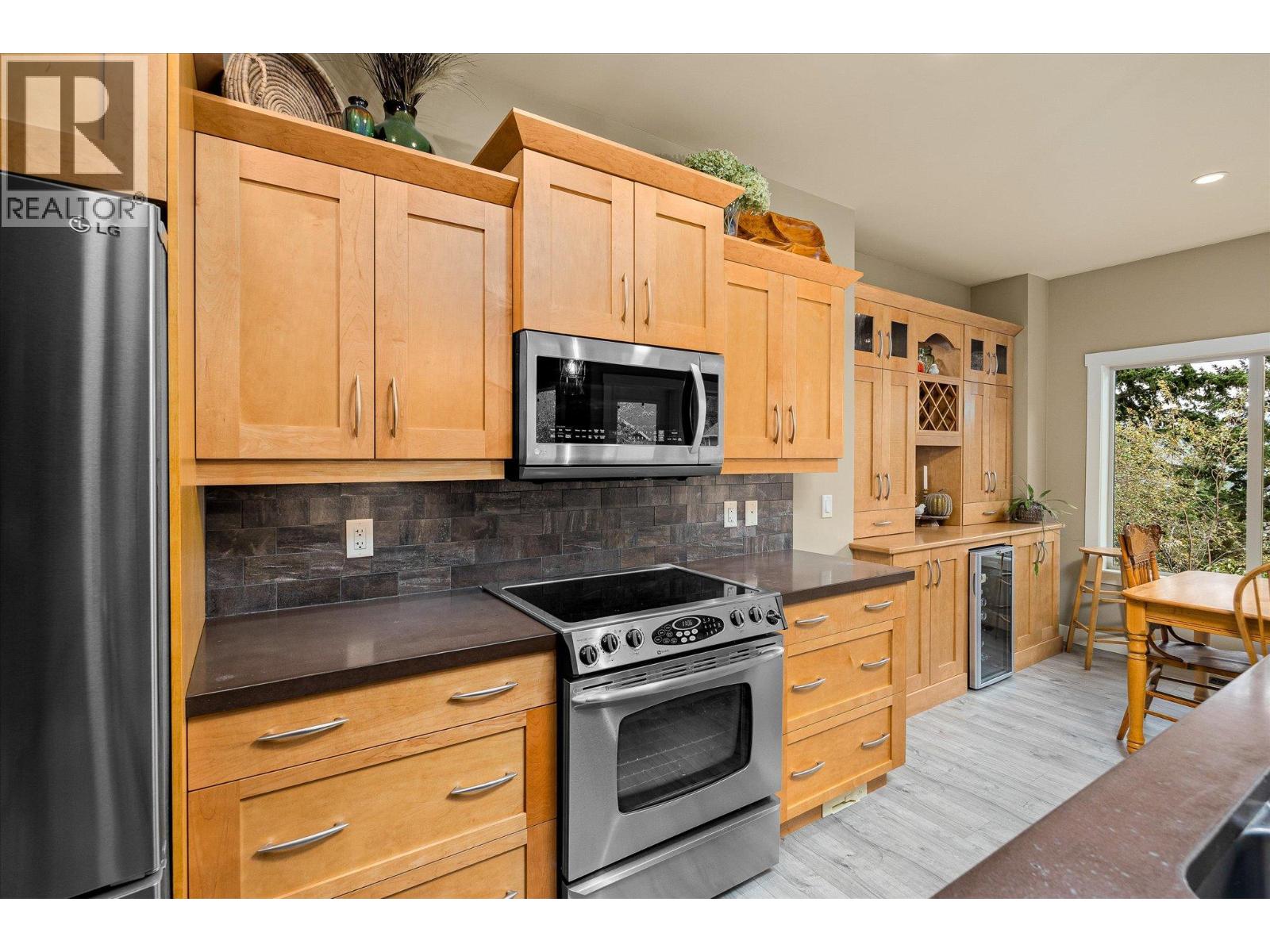  2551 Paramount Drive, West Kelowna