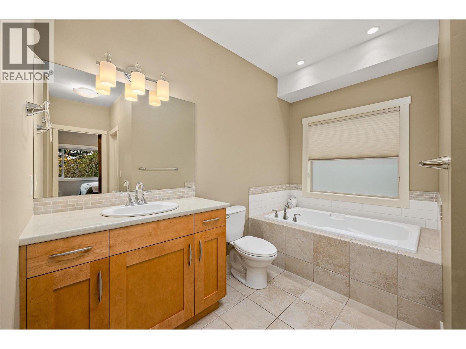  2551 Paramount Drive, West Kelowna