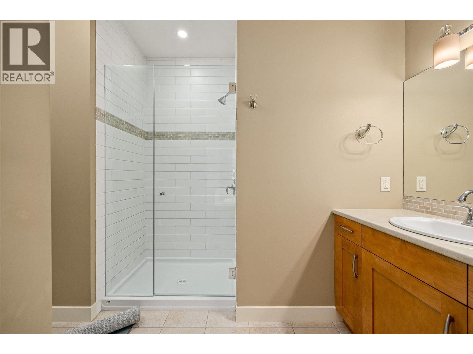  2551 Paramount Drive, West Kelowna