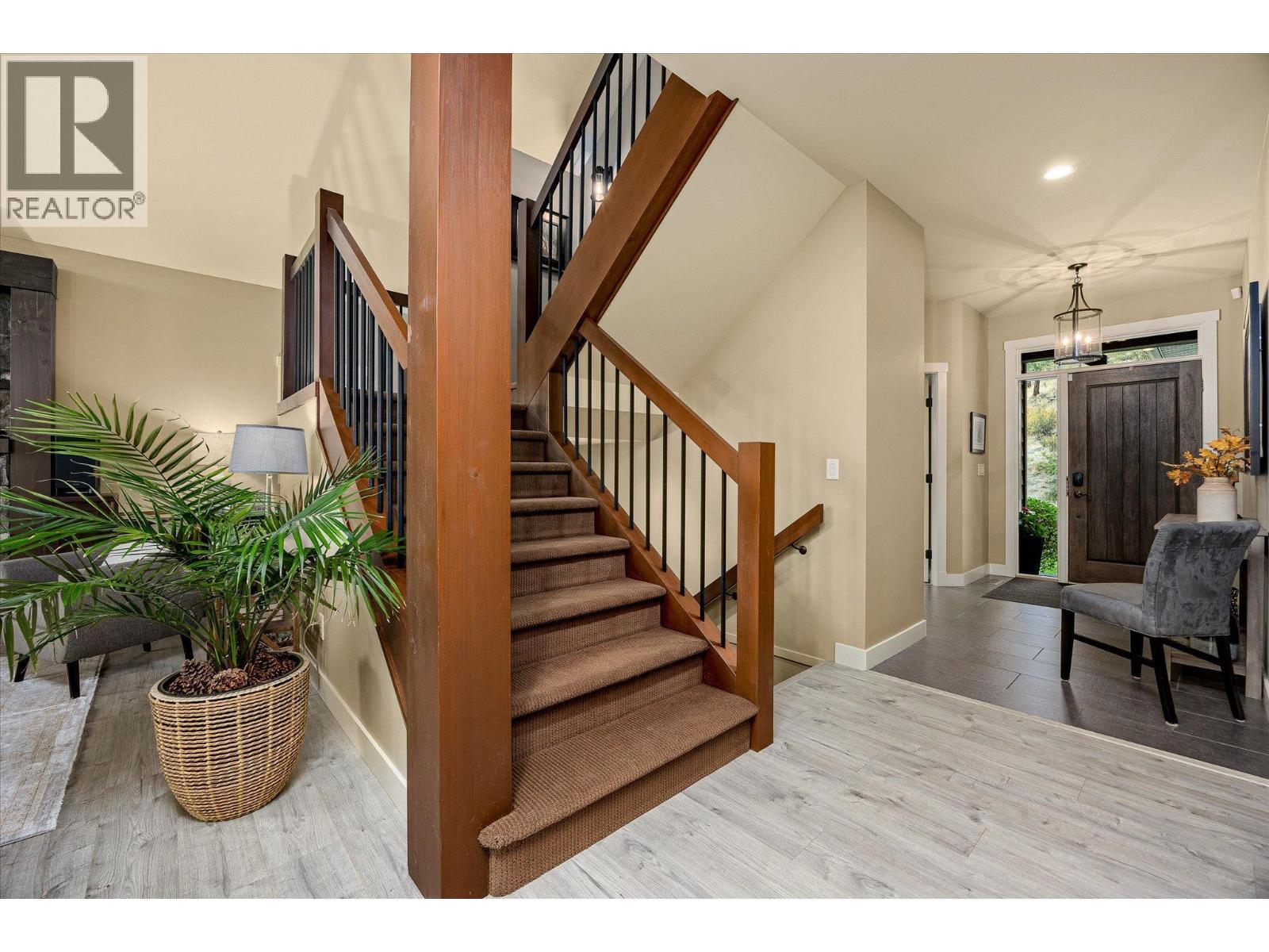  2551 Paramount Drive, West Kelowna