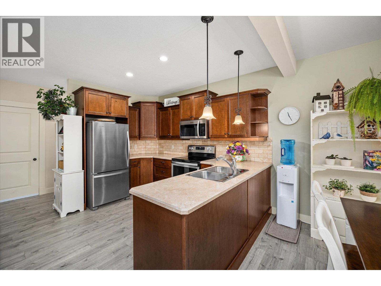  2551 Paramount Drive, West Kelowna